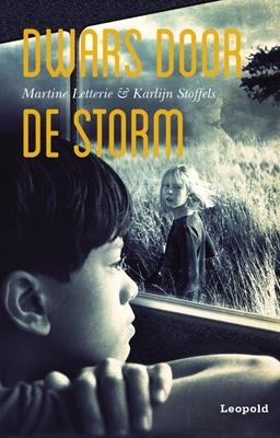 Cover van boek Dwars door de storm